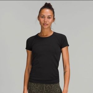 Lululemon Swiftly Tech Short Sleeve - Black - Size 4